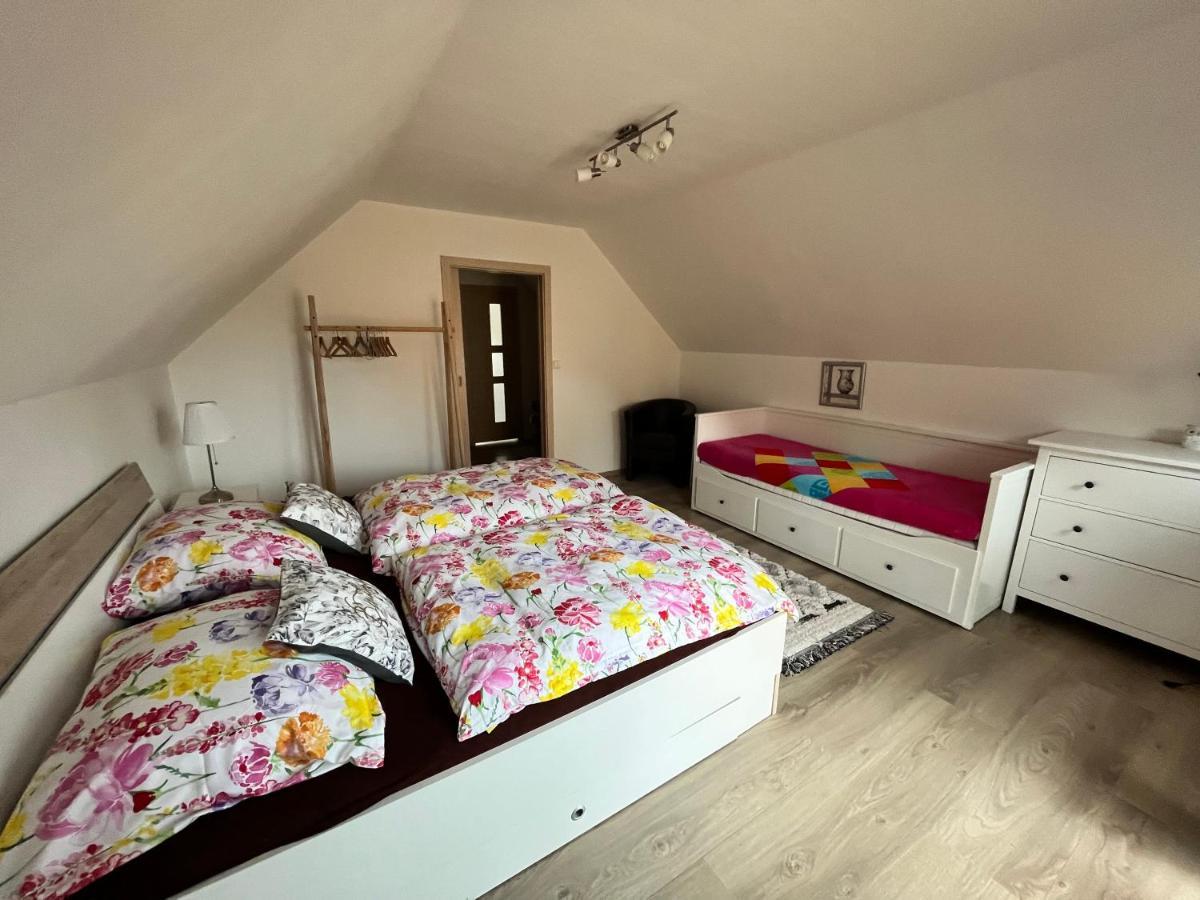 Cely Dum Flora V Ceskosaskem Svycarsku Apartman Janov Kültér fotó