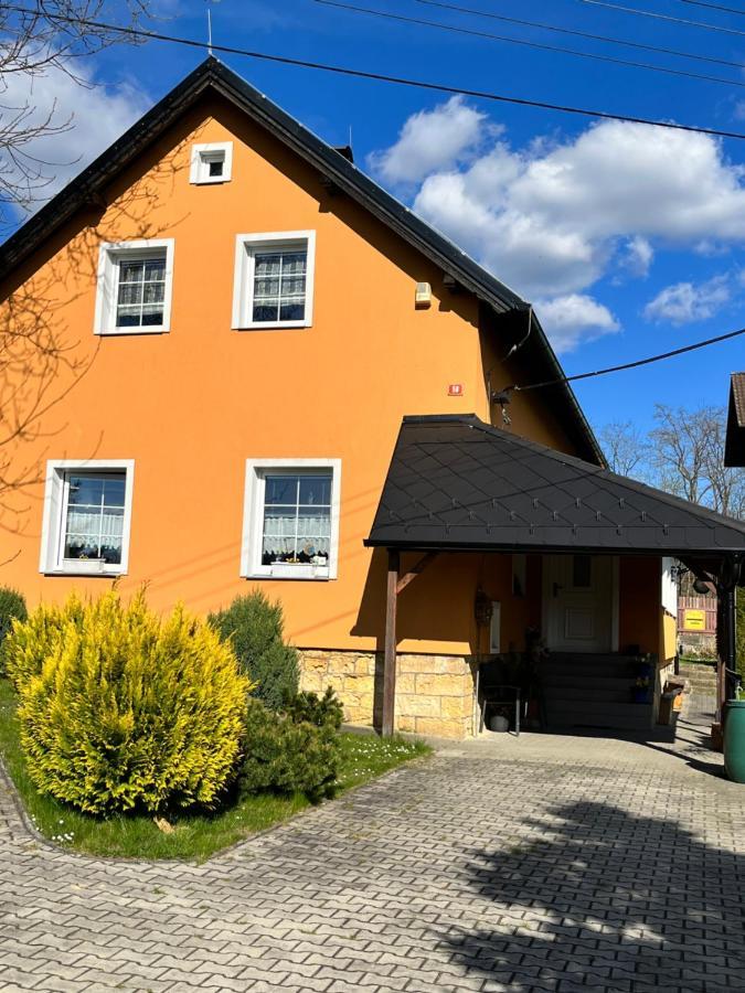 Cely Dum Flora V Ceskosaskem Svycarsku Apartman Janov Kültér fotó