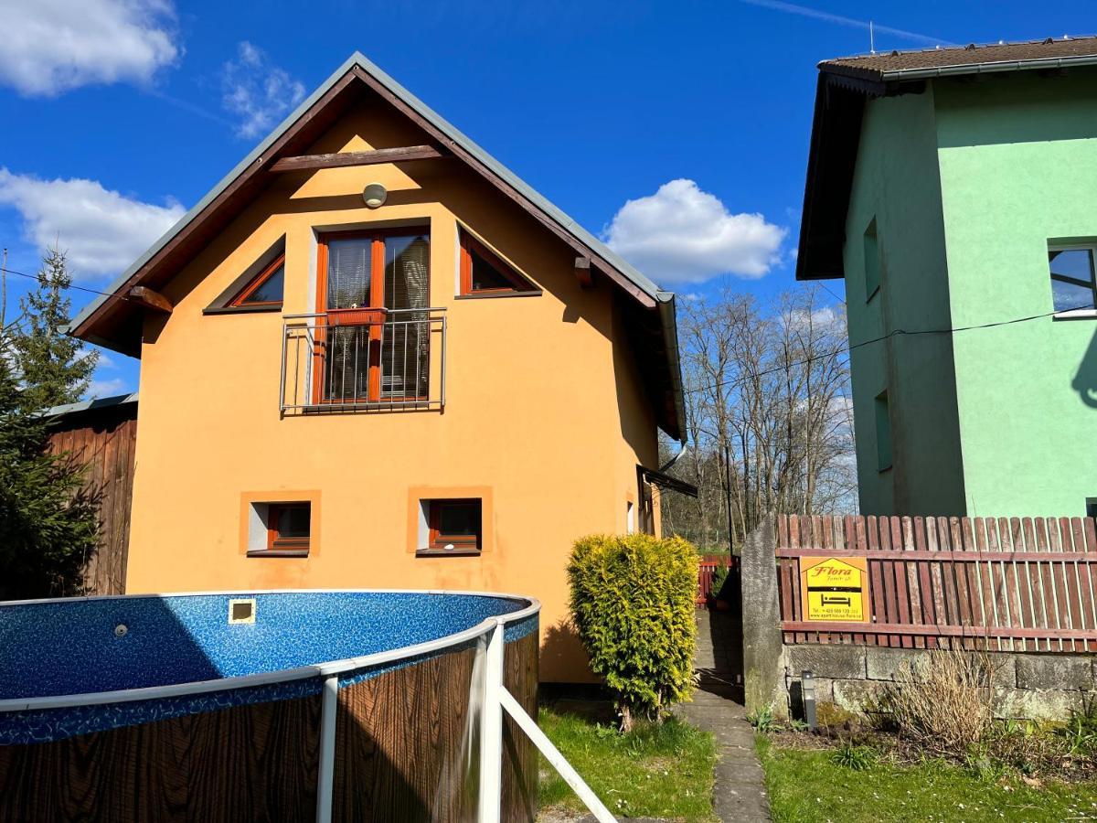Cely Dum Flora V Ceskosaskem Svycarsku Apartman Janov Kültér fotó